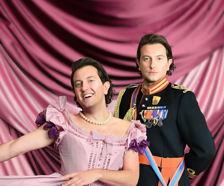 WEB De Prinsenjurk En De Gouden Knoop Dook Van Dijck Zaantheater