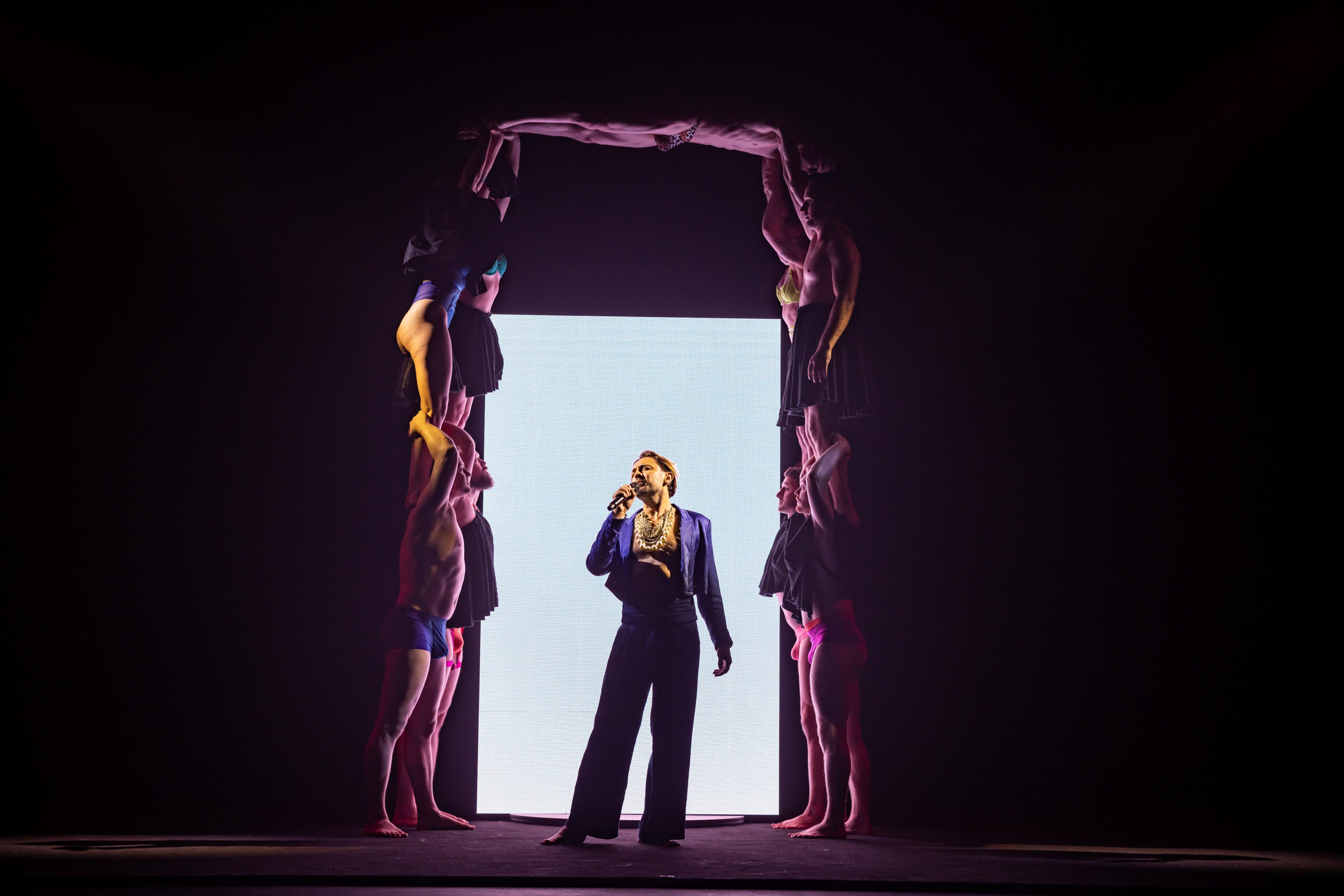 WEB The Mirror Gravity And Other Myths Zaantheater (3)