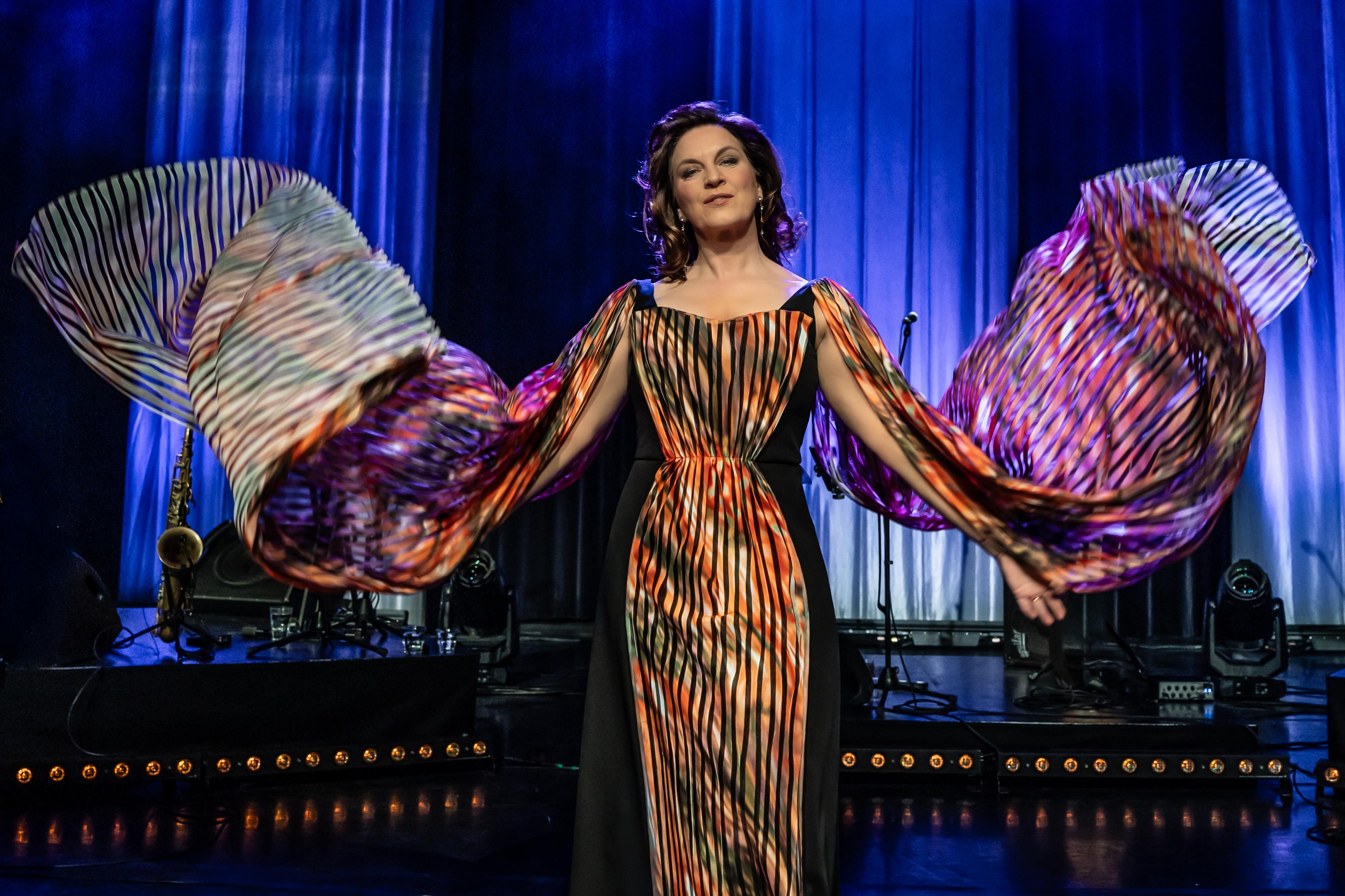 WEB Fay Sings Barbra's Christmas Songs Liggend Carlagorterfotografie Zaantheater 