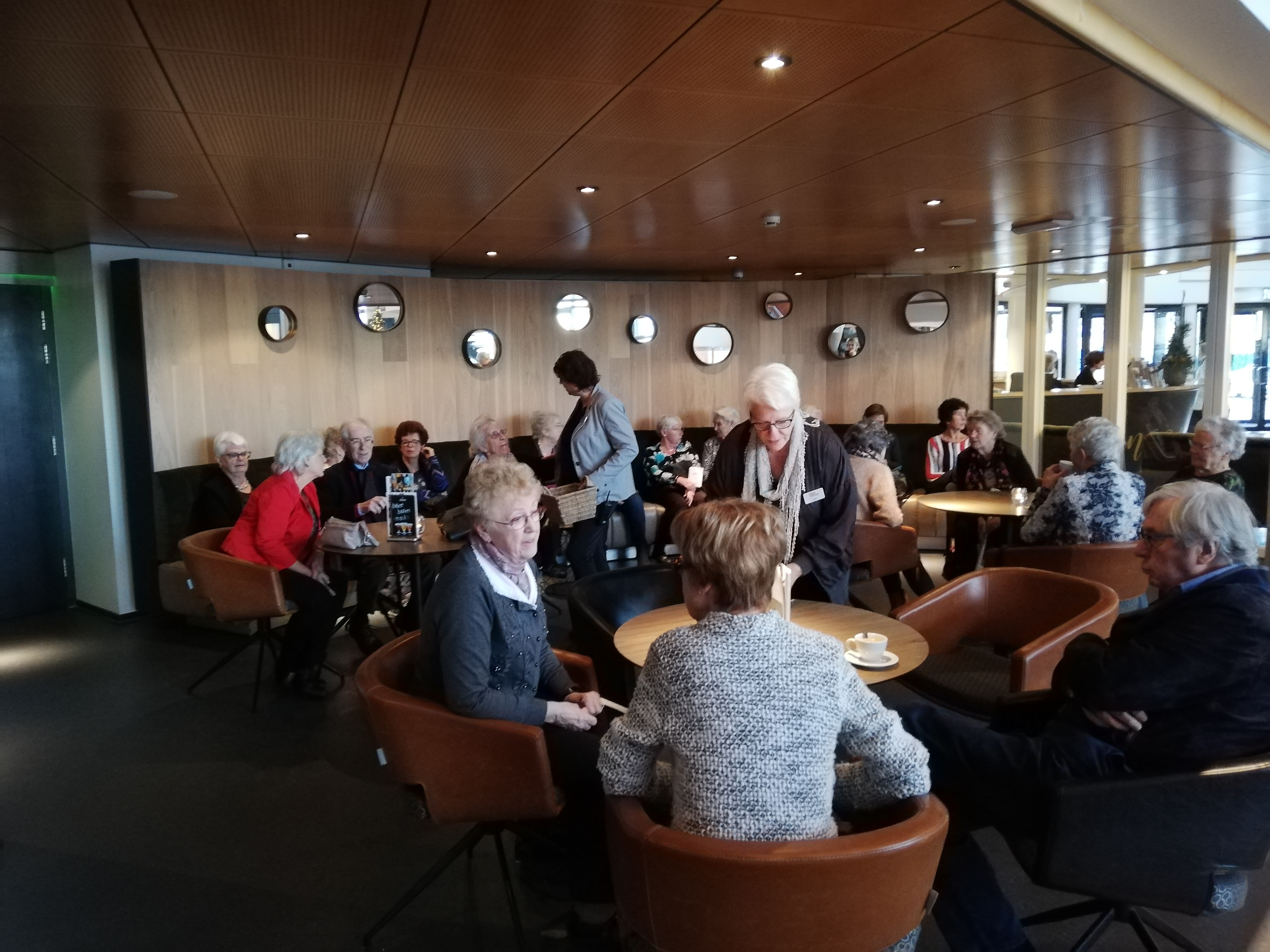 Dinsdagmiddag In De Foyer